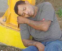ͼ�ģ���Լ�������ڼ���վ˯һҹ