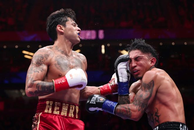 瑞恩-加西亚大胜巴里奥斯成为WBC拳王